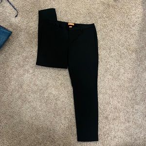 Women’s Joe Fresh size 6 dress pants.